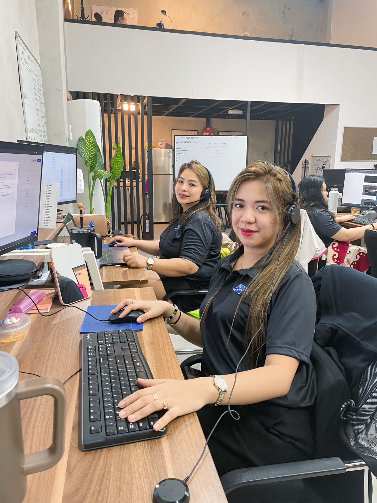 Linkage team member at a workstation in Angeles City